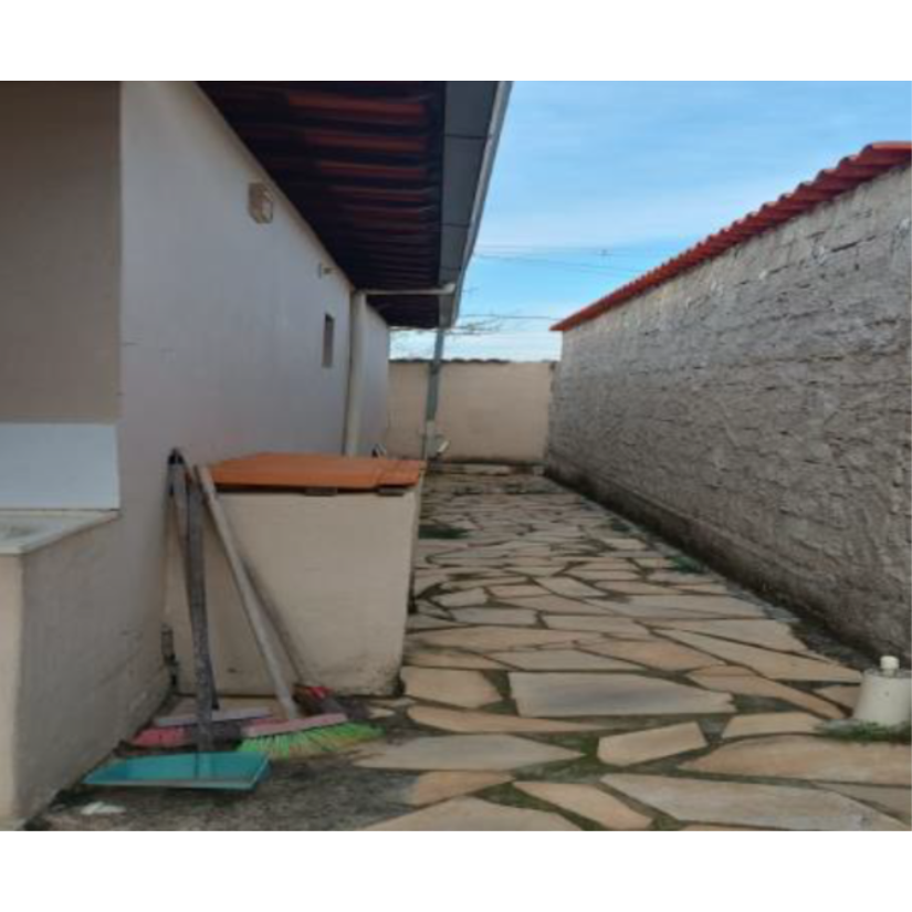 Foto de Mateus Leme/MG - Santa Bárbara - Casa com 64m²