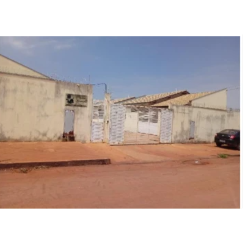 Foto de Planaltina/GO - Setor Aeroporto (Barrolândia)  - Casa com  70 m²