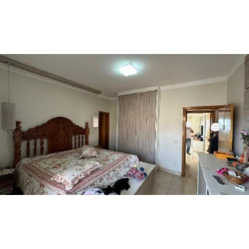 Foto de Uberaba/MG – Vila Santa Maria – Casa  Resid. com 335m²