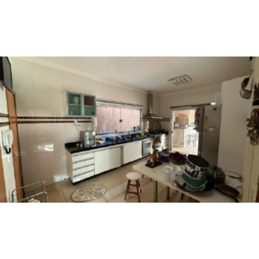 Foto de Uberaba/MG – Vila Santa Maria – Casa  Resid. com 335m²