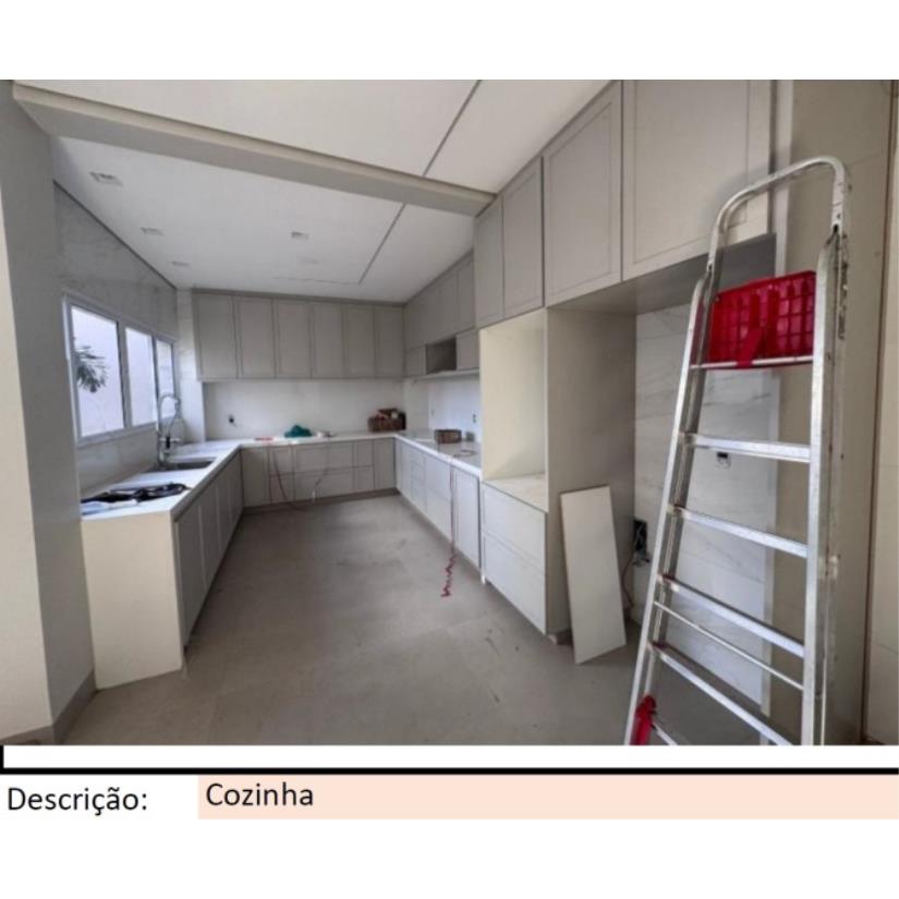 Foto de Nerópolis/GO - Centro - Casa com 610m²