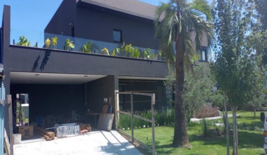 Pelotas/RS - Laranjal - Casa com 375m²