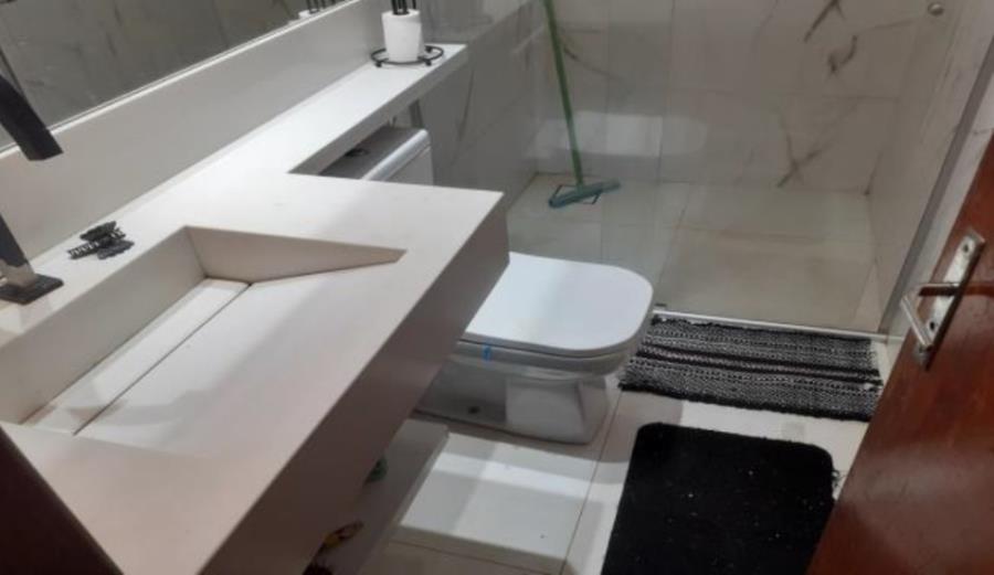 Águas Lindas de Goiás/GO - Jardim Brasília III - Casa com 325m² Leilão Banco Inter, localizado em Águas Lindas De Goiás - GO, bairro Jardim Brasília Ii