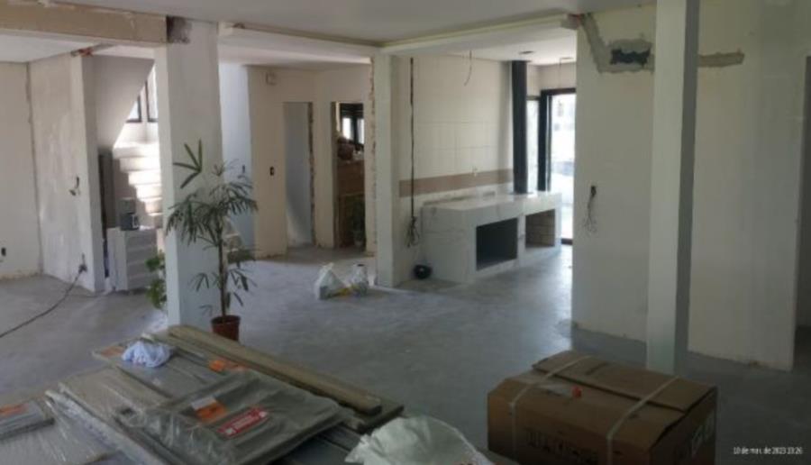 Pelotas/RS - Laranjal - Casa com 375m² Leilão Banco Inter, localizado em Pelotas - RS, bairro Laranjal