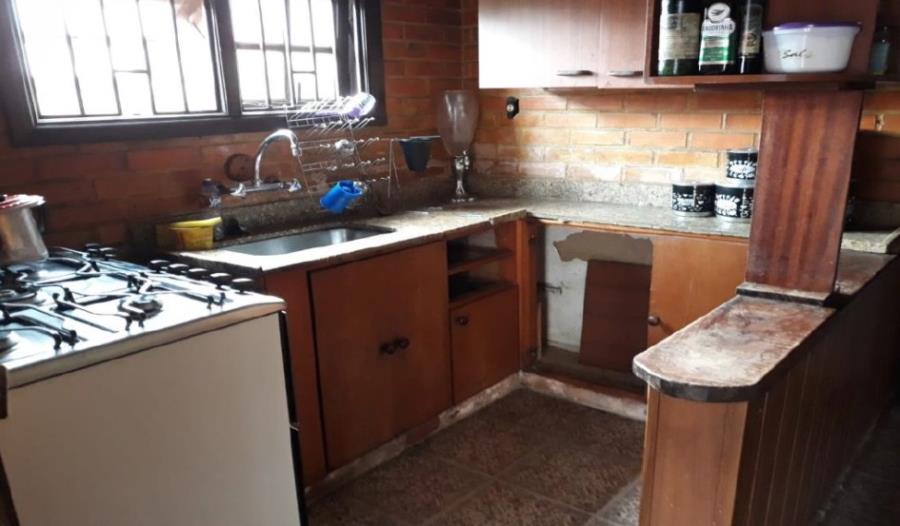 Petrópolis/RJ - Bonsucesso - Casa com 94m² Leilão Banco Inter, localizado em Petrópolis - RJ, bairro Bonsucesso
