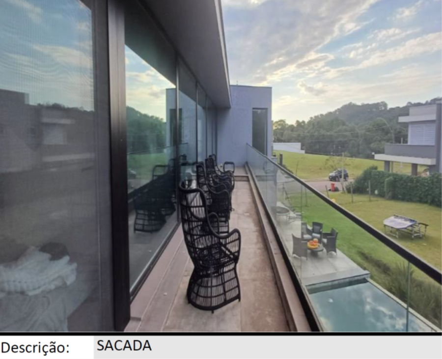 Porto Alegre/RS - Cond. Alphaville - Casa com 468m² Leilão Banco Inter, localizado em Porto Alegre - RS