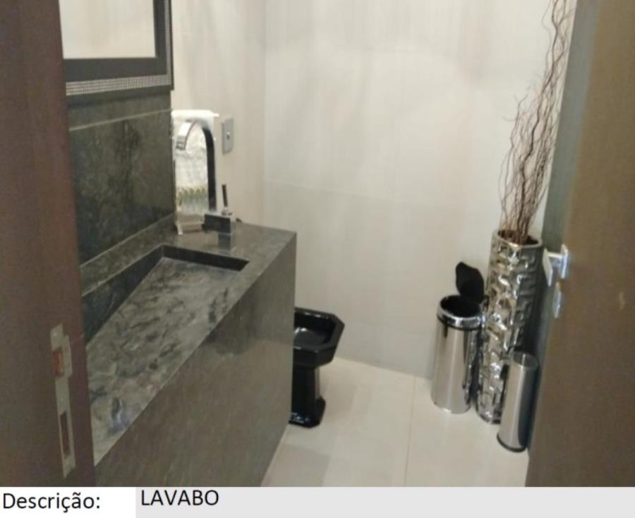 Patos de Minas/MG - Alto dos Caiçaras - Casa com 790m² Leilão Banco Inter, localizado em Patos De Minas - MG, bairro Alto dos Caiçaras