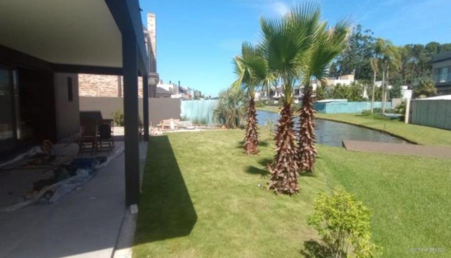 Pelotas/RS - Laranjal - Casa com 375m² Leilão Banco Inter, localizado em Pelotas - RS, bairro Laranjal