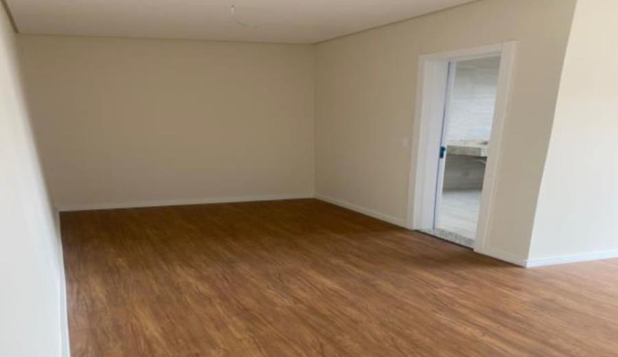 Curitiba/PR - Xaxim - Casa com 157m² Leilão Banco Inter, localizado em Curitiba - PR, bairro Xaxim