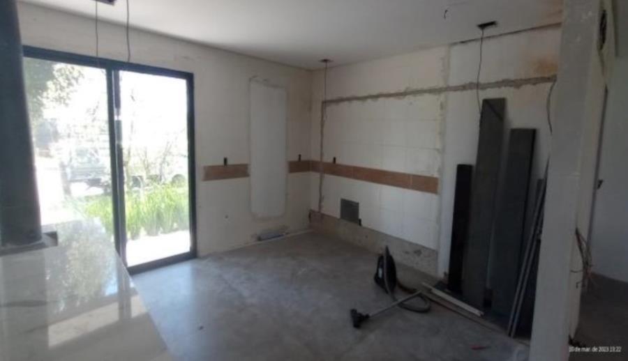 Pelotas/RS - Laranjal - Casa com 375m² Leilão Banco Inter, localizado em Pelotas - RS, bairro Laranjal