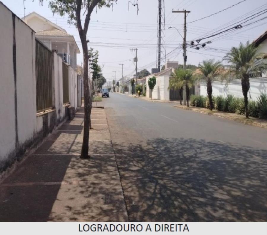 Patos de Minas/MG - Alto dos Caiçaras - Casa com 790m² Leilão Banco Inter, localizado em Patos De Minas - MG, bairro Alto dos Caiçaras