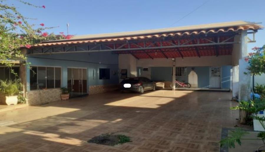 Águas Lindas de Goiás/GO - Jardim Brasília III - Casa com 325m² Leilão Banco Inter, localizado em Águas Lindas De Goiás - GO, bairro Jardim Brasília Ii
