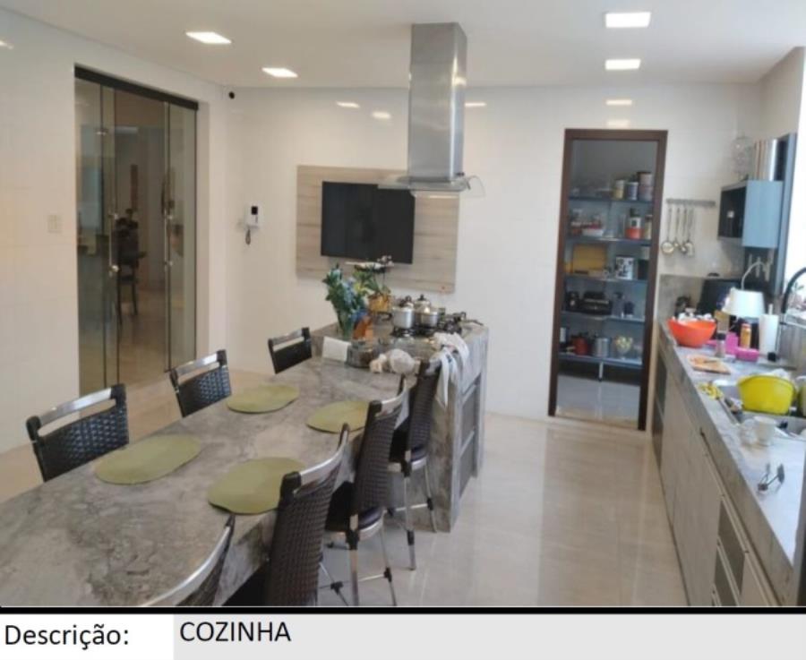 Patos de Minas/MG - Alto dos Caiçaras - Casa com 790m² Leilão Banco Inter, localizado em Patos De Minas - MG, bairro Alto dos Caiçaras
