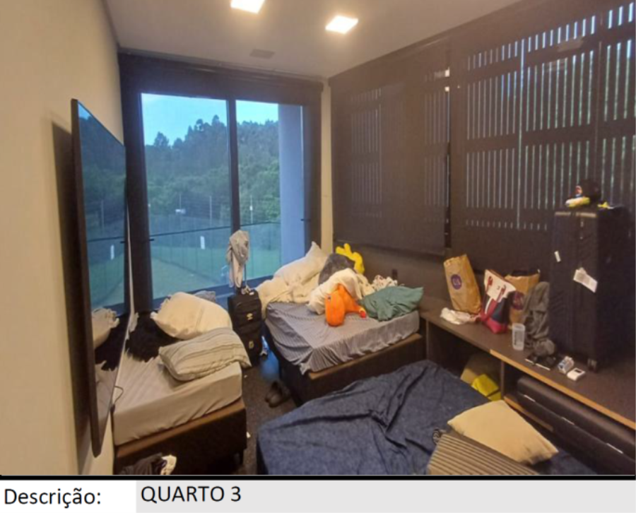 Porto Alegre/RS - Cond. Alphaville - Casa com 468m² Leilão Banco Inter, localizado em Porto Alegre - RS