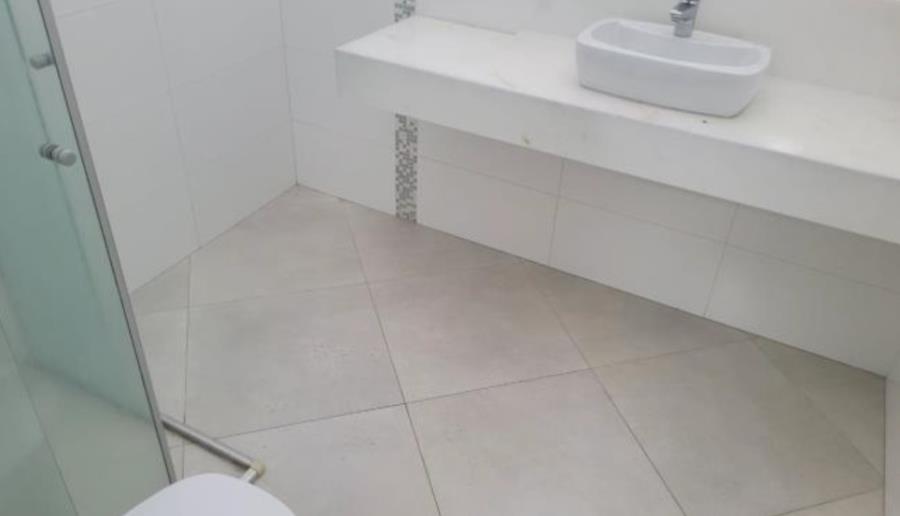 Novo Hamburgo/RS - Guarani - Casa com 474m² Leilão Banco Inter, localizado em Novo Hamburgo - RS, bairro Guarani