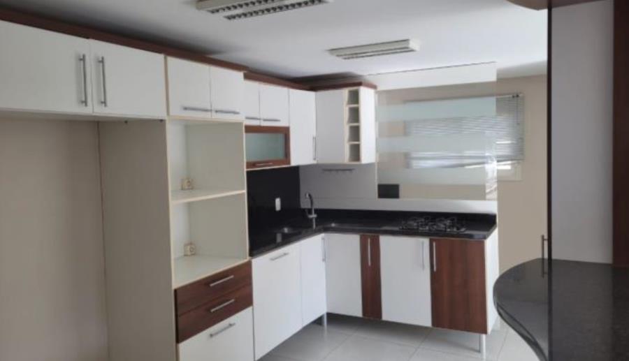 Novo Hamburgo/RS - Guarani - Casa com 474m² Leilão Banco Inter, localizado em Novo Hamburgo - RS, bairro Guarani
