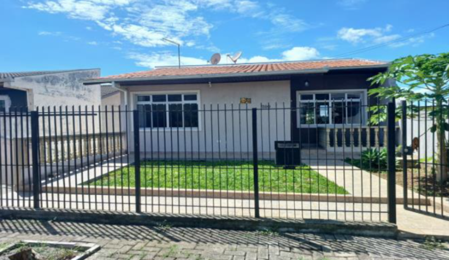 Curitiba/PR – Santa Cândida – Casa em área de 330m² Leilão Banco Inter, localizado em Curitiba - PR