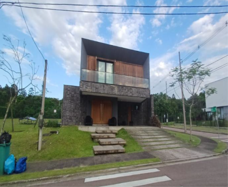 Porto Alegre/RS - Cond. Alphaville - Casa com 468m² Leilão Banco Inter, localizado em Porto Alegre - RS
