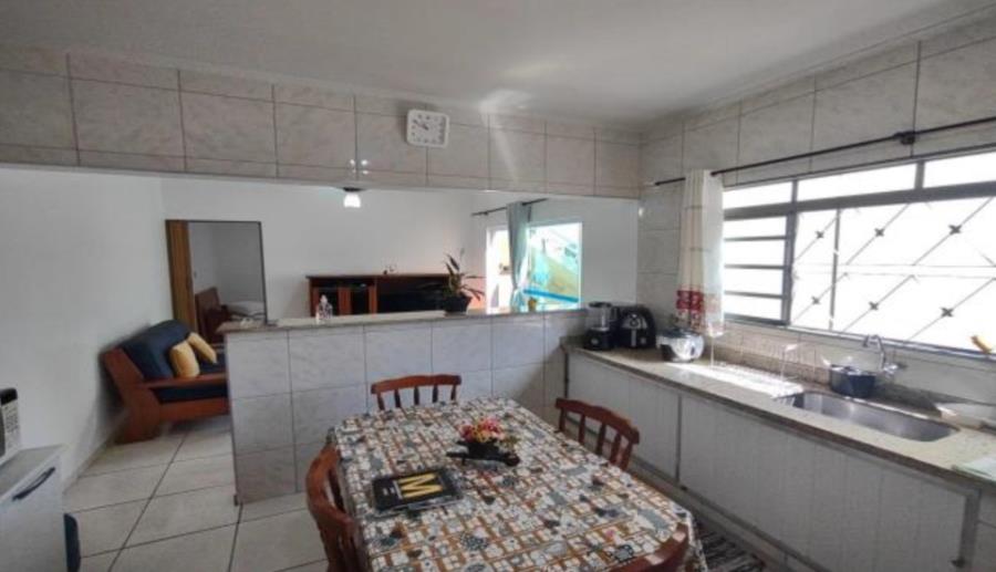 Porto Ferreira/SP - Jardim Alto da Serrra D'Água - Casa com 200m² Leilão Banco Inter, localizado em Porto Ferreira - SP, bairro Jardim Alto da Serra D'água