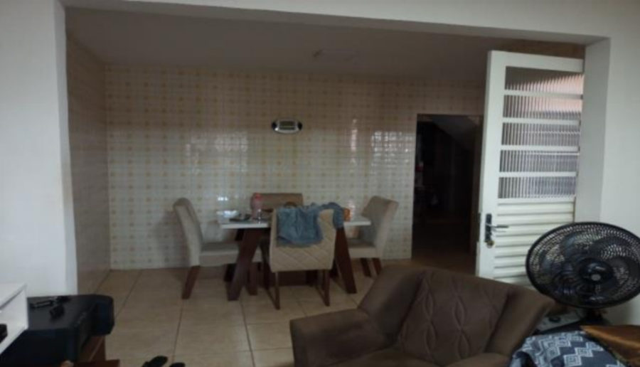 Brasília/DF – Ceilândia – Casa com área de 135m² Leilão Banco Inter, localizado em Brasília - DF