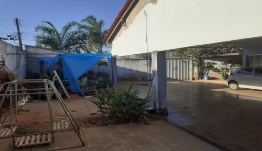 Águas Lindas de Goiás/GO - Jardim Brasília III - Casa com 325m² Leilão Banco Inter, localizado em Águas Lindas De Goiás - GO, bairro Jardim Brasília Ii