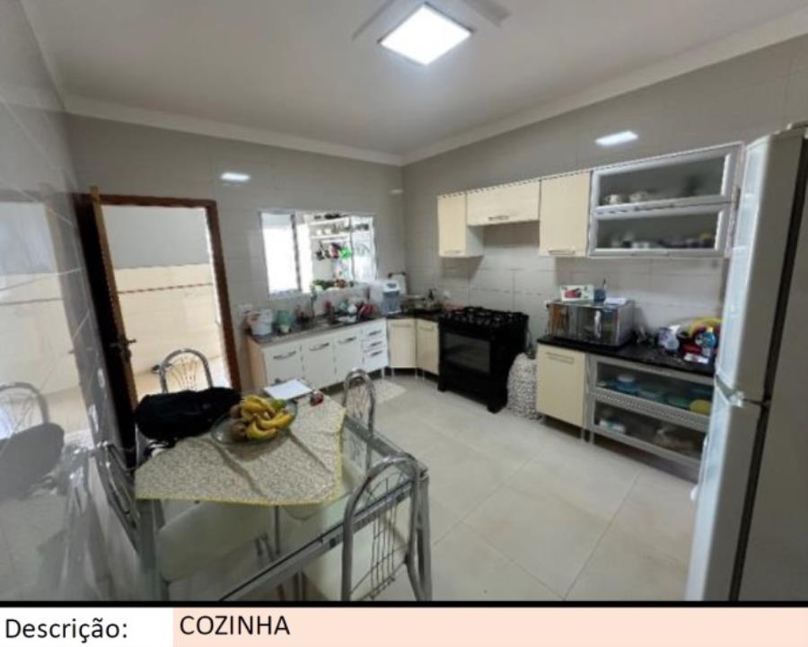 Arapongas/PR - Jardim Petrópolis - Casa com 129m² Leilão Banco Inter, localizado em Arapongas - PR, bairro Jardim Petrópolis