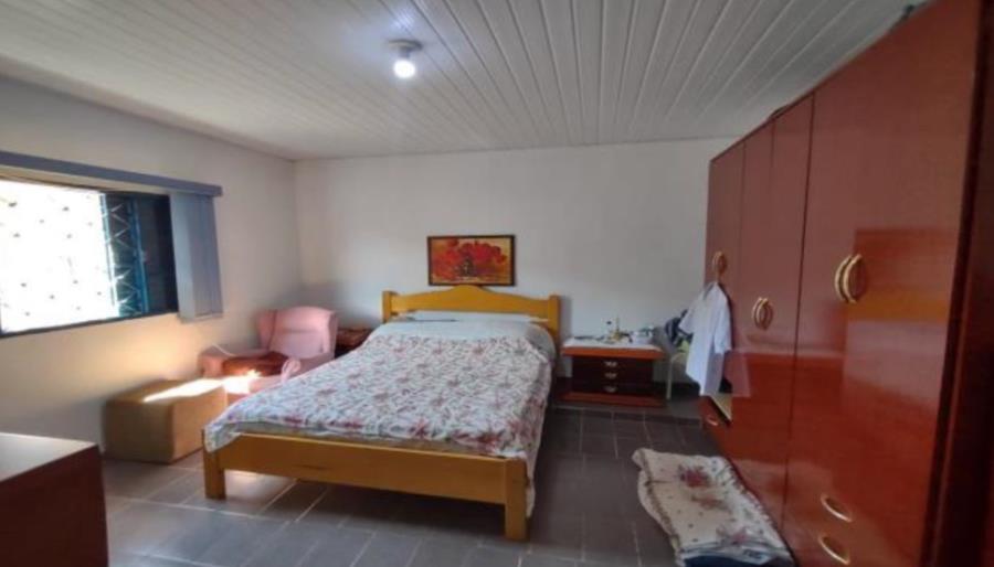 Porto Ferreira/SP - Jardim Alto da Serrra D'Água - Casa com 200m² Leilão Banco Inter, localizado em Porto Ferreira - SP, bairro Jardim Alto da Serra D'água