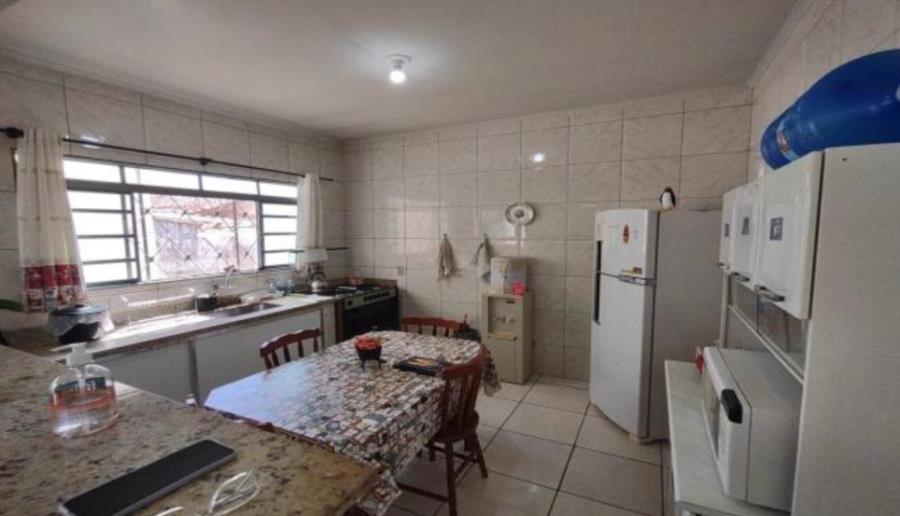 Porto Ferreira/SP - Jardim Alto da Serrra D'Água - Casa com 200m² Leilão Banco Inter, localizado em Porto Ferreira - SP, bairro Jardim Alto da Serra D'água